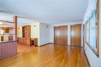 82 Lancaster Rd in West Hartford, CT - Building Photo - Building Photo