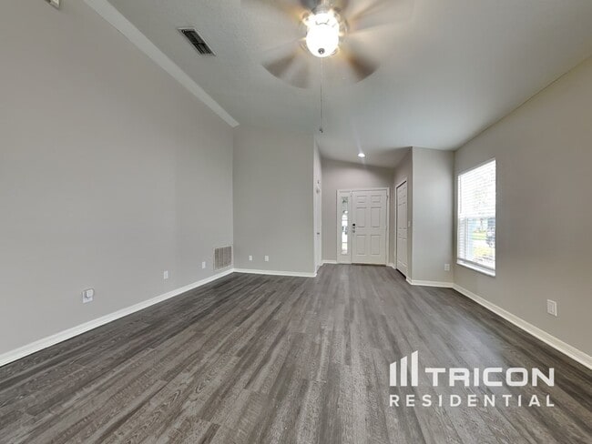 7520 Oxford Garden Cir in Apollo Beach, FL - Building Photo - Building Photo