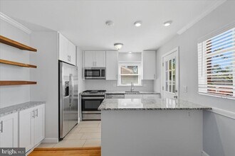 3106 S Hayes St in Arlington, VA - Building Photo - Building Photo