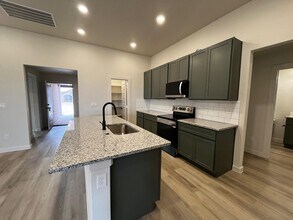 2016 Cottonwood Ave in Wolfforth, TX - Building Photo - Building Photo