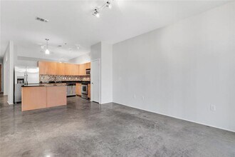 560 Dutch Valley Rd NE in Atlanta, GA - Building Photo - Building Photo