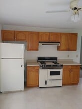 15 Barstow Ave, Unit 1 in Hanover, MA - Foto de edificio - Building Photo