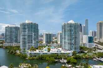 Oceania IV in Sunny Isles Beach, FL - Foto de edificio - Building Photo