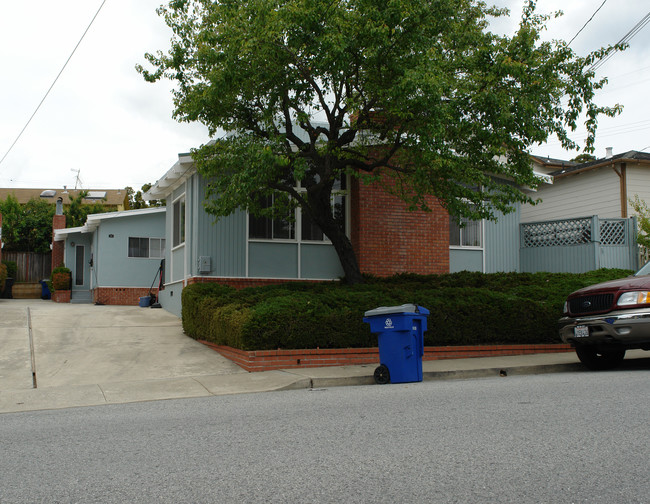 9 Ashton Ave in Millbrae, CA - Building Photo - Building Photo