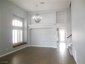9417 W Water Flow Ct in Las Vegas, NV - Building Photo - Building Photo