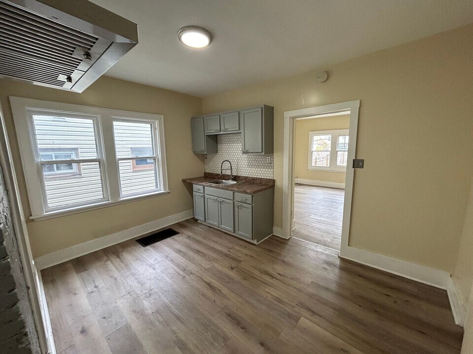 501 Plymouth Ave in Buffalo, NY - Building Photo