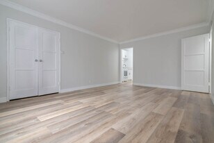 3250 James M Wood Blvd in Los Angeles, CA - Building Photo