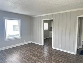 745 E Henderson Dr in Chattanooga, TN - Foto de edificio - Building Photo