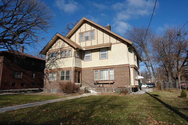 3309 University Ave in Des Moines, IA - Foto de edificio - Building Photo