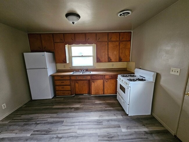 2226 Plain View St in Waterloo, IA - Building Photo - Building Photo