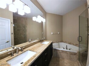 2135 Arielle Dr in Naples, FL - Building Photo - Building Photo