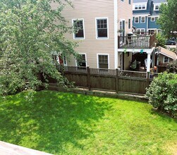 28 Langdon St, Unit 3 in Portsmouth, NH - Building Photo - Building Photo