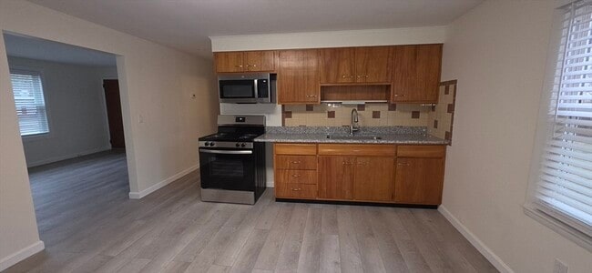 3 Maple Ave in Oxford, MA - Building Photo - Building Photo