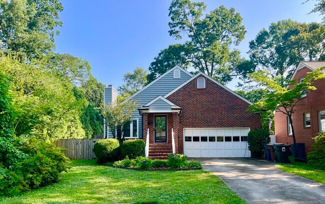 property at 1506 Desoto Pl