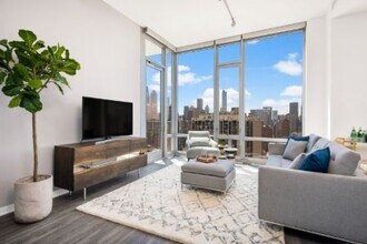 1244 N Dearborn St, Unit 2702 in Chicago, IL - Building Photo - Building Photo