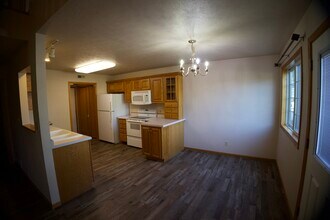 1004 N 10th St, Unit Unit 101 in Norfolk, NE - Building Photo - Building Photo