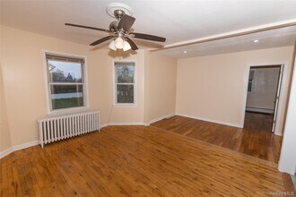 27 Park Pl in Lynbrook, NY - Building Photo - Building Photo