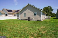 11752 Crisfield Ln in Princess Anne, MD - Foto de edificio - Building Photo