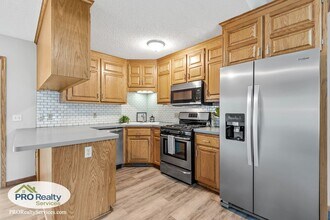 7710 Greenwood Dr in Mounds View, MN - Building Photo - Building Photo