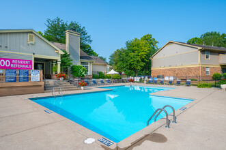 Arbor Lakes Apartments in Fort Wayne, IN - Building Photo - Building Photo