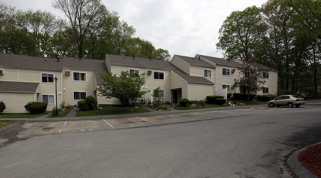 Wood Ridge Homes in North Andover, MA - Building Photo - Building Photo