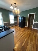 54 Harris St in Pawtucket, RI - Foto de edificio - Building Photo