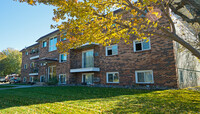 Spring Lake Park Apartments in Spring Lake Park, MN - Foto de edificio - Building Photo