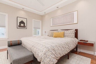 99 W Circular St, Unit SI ID1388803P in Saratoga Springs, NY - Building Photo - Building Photo