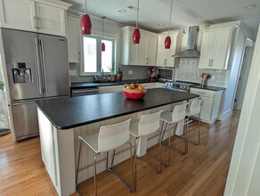 29 Cameron Ave, Unit B in Cambridge, MA - Foto de edificio - Building Photo