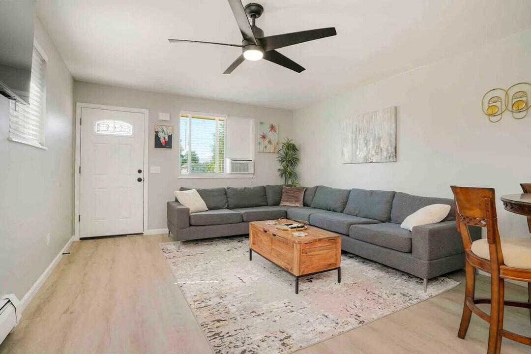 10945 W 45th Ave in Wheat Ridge, CO - Building Photo