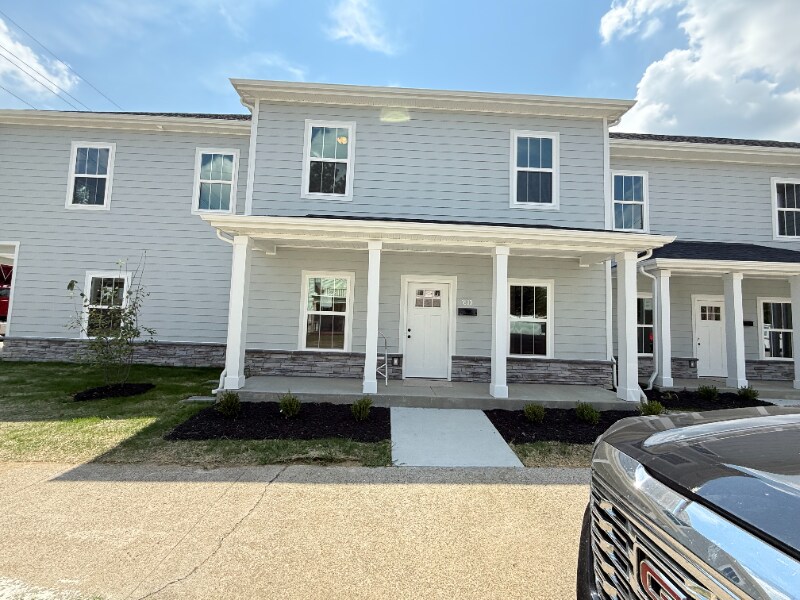 1630 Ekin Ave in New Albany, IN - Building Photo