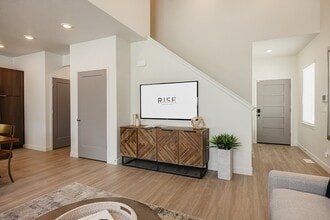 Rise Townhomes in South Jordan, UT - Foto de edificio - Building Photo