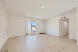 4820 Marnell Dr in Las Vegas, NV - Building Photo - Building Photo