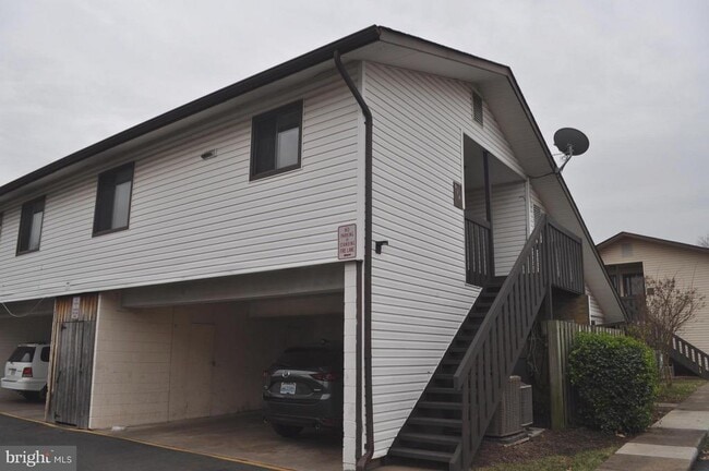 4141 Meadowland Ct in Chantilly, VA - Building Photo - Building Photo