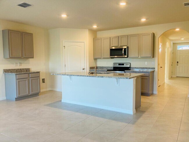 2775 SUNNYVALE St in St. Cloud, FL - Building Photo - Building Photo