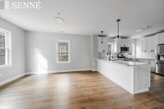 22 Madison Ave, Unit 2 in Cambridge, MA - Foto de edificio - Building Photo