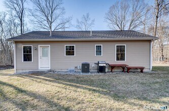 15 Hillyndale Rd in Mansfield, CT - Building Photo - Building Photo