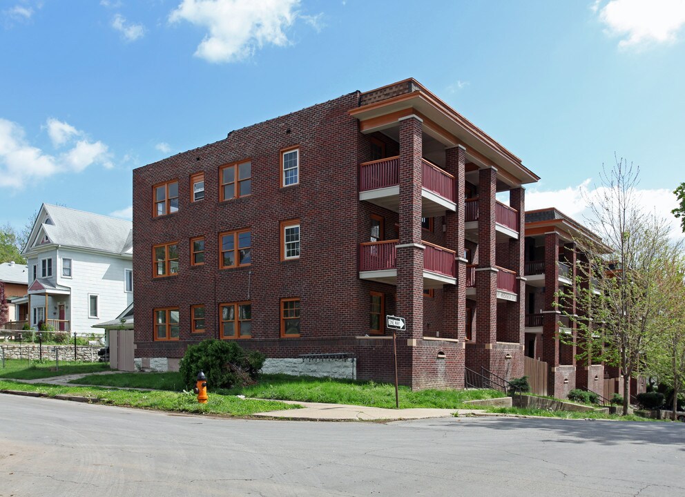 113-123 Mersington St in Kansas City, MO - Building Photo