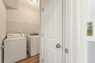 978 Valley Rock Dr in Lithonia, GA - Building Photo - Building Photo