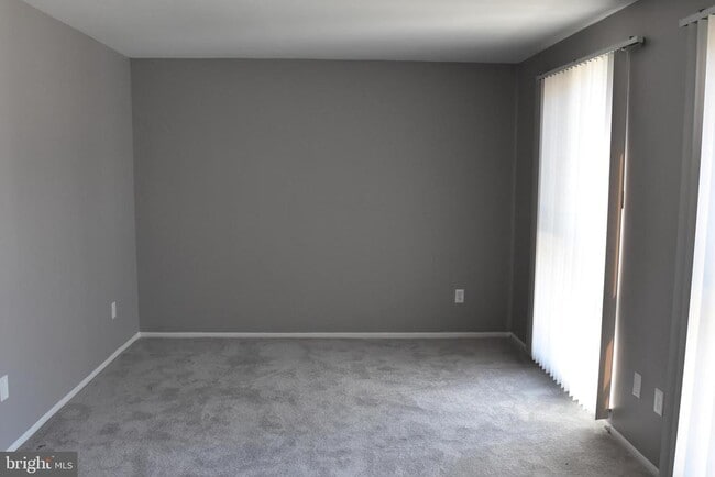 2050 Royal Fern Ct in Reston, VA - Building Photo - Building Photo