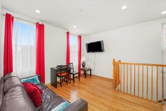 624 S Oakley Blvd, Unit 2 in Chicago, IL - Building Photo - Building Photo