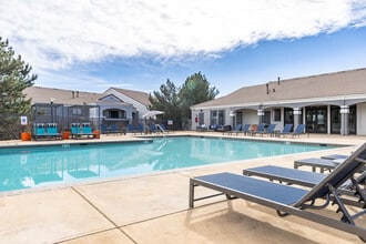 Artemis at Spring Canyon in Colorado Springs, CO - Foto de edificio - Building Photo