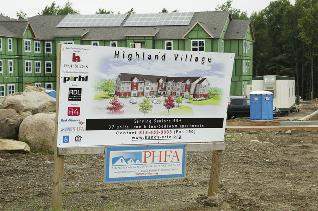 Highland Village Senior Apartments in Edinboro, PA - Foto de edificio - Building Photo