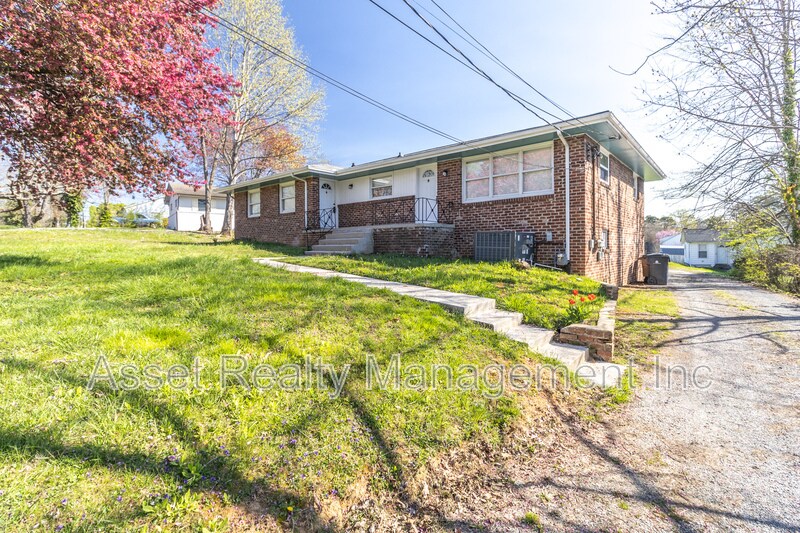 4802 Inskip Rd in Knoxville, TN - Building Photo