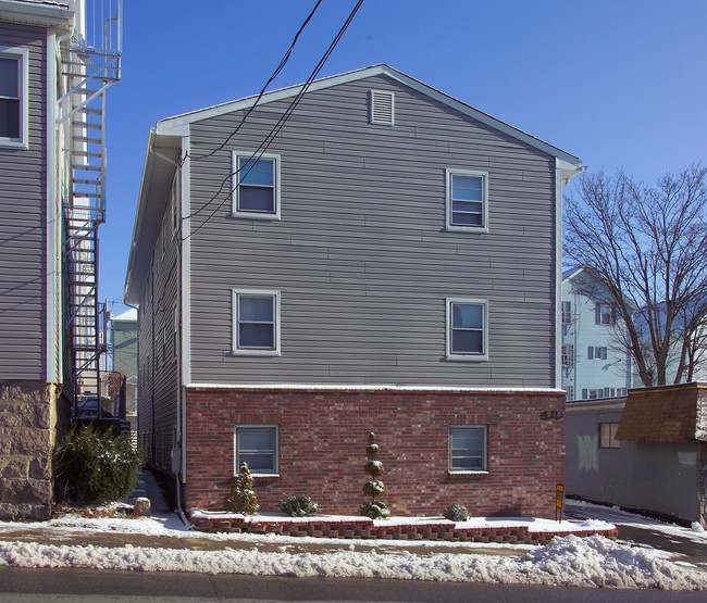 243 Robeson St in Fall River, MA - Building Photo - Building Photo