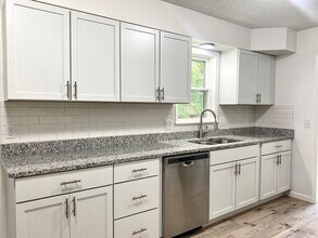 138 Riverview Dr in Wamego, KS - Building Photo - Building Photo