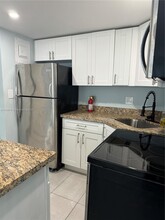 261 S Cypress Rd in Pompano Beach, FL - Building Photo - Building Photo