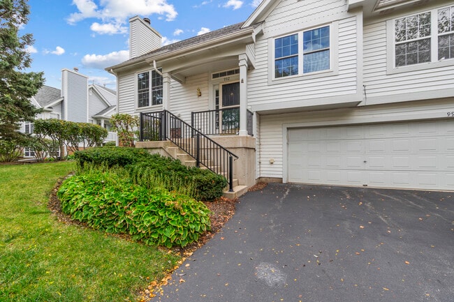 992 Manchester Cir