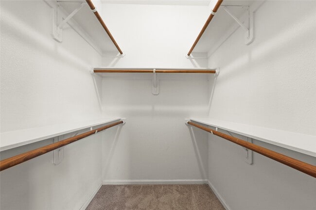 property at 1520 Sherwood Forest St