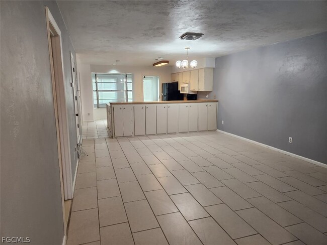 1604 Ridgecrest St in Lehigh Acres, FL - Building Photo - Building Photo